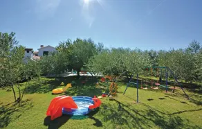 Viki - With Heated Pool - H - Image 5