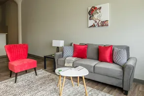 Frontdesk - Waterfront Apts Downtown Cleveland - Image 3