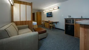 Magnolia Inn & Suites - Image 3