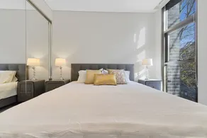 New Luxury Manhattan style in heart of CBD - Image 3