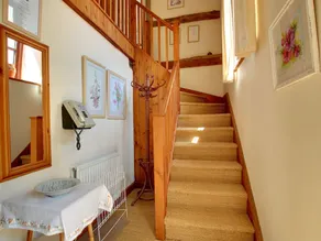 Traditional Holiday Home Near the Coast and Norfolk - Image 3