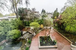 Retreat to a Beautiful Suite in Toronto - Image 2