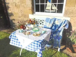 Corner Cottage - Image 5