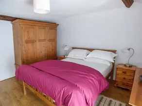 Corner Cottage - Image 3