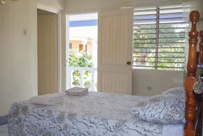 Golden Sands Guest House - Image 2
