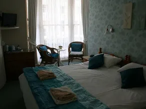 Cromwell House - Image 3