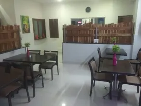 JK Rooms 141 Peanut Nr Central Mall - Image 2