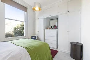 Well Presented one Bedroom Apartment Located in the Fabulous Notting Hill - Image 3