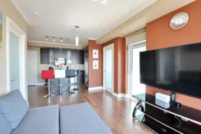 Condos with Parking & Gorgeous View - Image 3