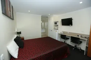 Amber Lodge Motel - Image 2