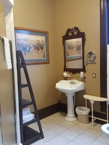 Columbiana Inn - Image 3