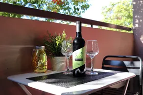 The Ivy - Long Stay Rates, Parking, Balcony - Image 2
