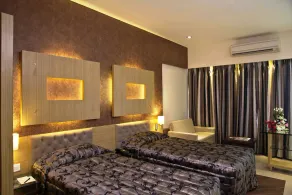 Hotel Capitol - Image 5
