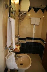Trung Cang Hotel - Image 5