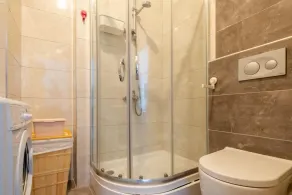 Pleasant Flat Close to Metro Station in Maltepe - Image 5