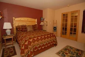 Wilderness Cabin on the Canyon - Image 3