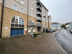 Amazing Marina View Apartment With Balcony Bristol - Image 4