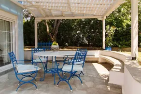 Amazing Villa with a large yard - Image 5