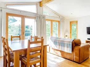4 Lake View - Image 3