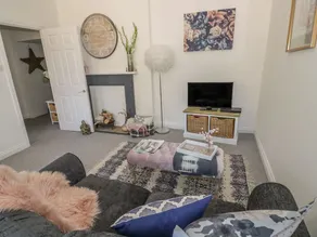 4 Gloucester House - Image 2