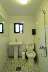 Backpackers INSIDE - Image 3