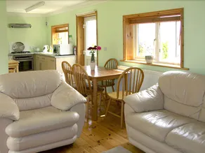 Little Lodge 2 - Image 5