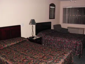 Value Inn McKenzie - Image 4