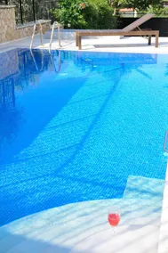 Family Maisonette with Pool near the Beach - Image 3