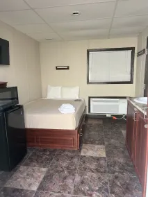 Amity Lodge At Karnes City - Image 2