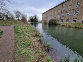 360 Serviced Accommodations - Canal Side Retreat - 2 Bedroom Apartment - Image 4