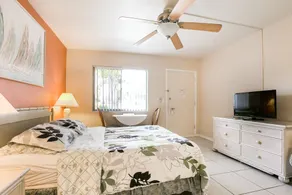 Hideaway Waterfront Resort - Image 5