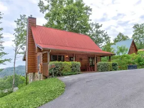 Bear Tracks, 2 Bedrooms, Hot Tub, Fireplace, WiFi, Jetted Tub, Sleeps 6 - Image 3