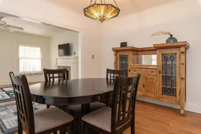 Charming 2bed House in Koreatown - Image 5