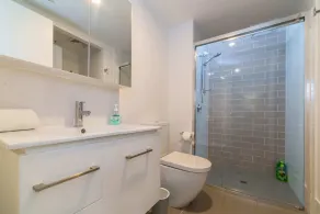 2 BD 2 Bath Seconds From Rna, Rbwh, Valley - Image 5