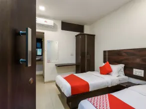 Hotel Morya by OYO Rooms - Image 2