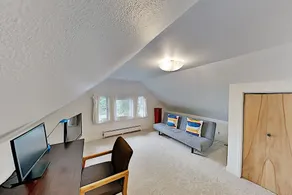 Charming - Blocks To Dining, Shops, Parks 3 Bedroom Home - Image 3