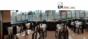 Sweet Home Hotel - Image 2