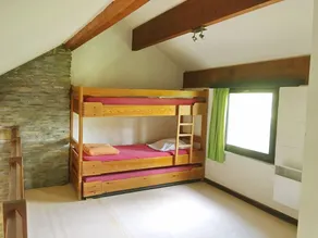 Nicely Furnished Bungalow with Fireplace near Maas - Image 5