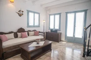 Oia Captain's Villa - Image 4