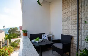 Stunning Home in Zavalatica With Wifi and 4 Bedrooms - Image 2