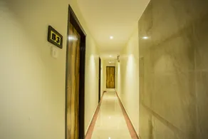 OYO 7154 Hotel Highland Residency - Image 5