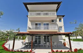 Villa Zeria by TravelPro Services- Nea Potidaia Halkidiki - Image 2