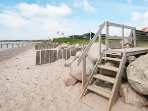 Beautiful Seaside Holiday Home in Juelsminde With Terrace - Image 4