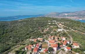 Beautiful Home in Zedno With Wifi and 4 Bedrooms - Image 2