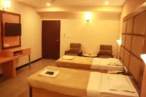 Hotel Parklane - Image 2