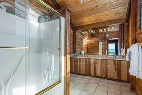 3br W/ Bay Views & Private Hot Tub 3 Bedroom Home - Image 2