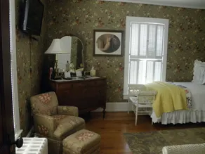 The Doctor's Inn - Image 4