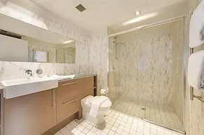 Wyndel Apartments - Berry Street - Image 5