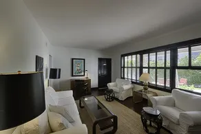 Miami Whitehouse Apartment Hotel - Image 3
