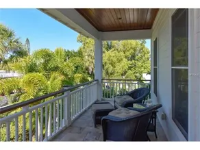 Dockside Darling 3 Bedroom Home by RedAwning - Image 2